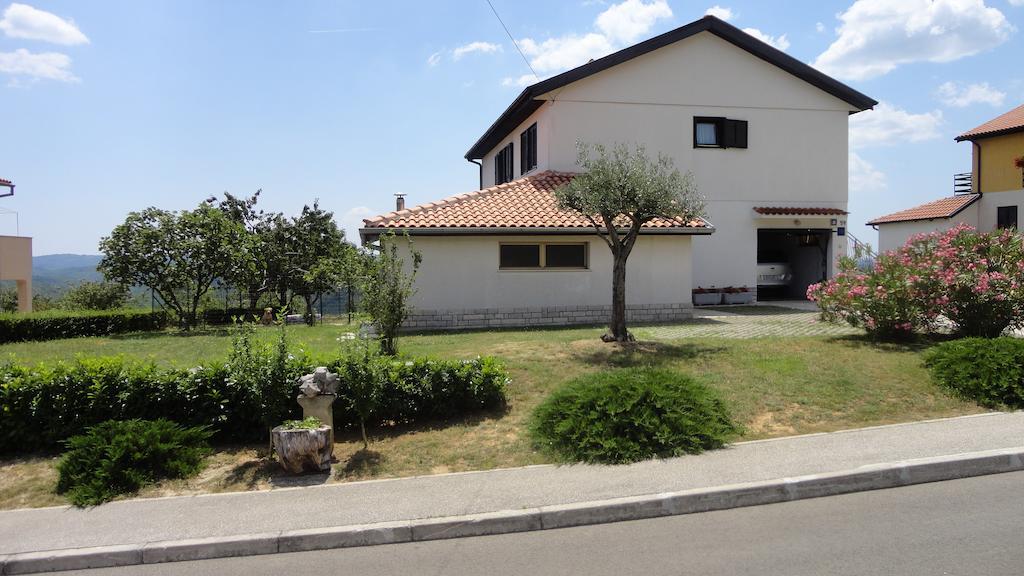 Apartment Fabris Roč Szoba fotó